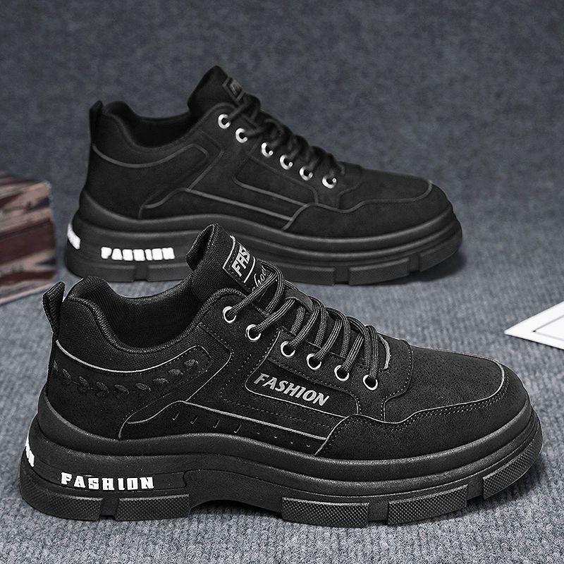 Pantofi cu platformă, vârf rotund, toc mic 1–3 cm, partea superioară din piele sintetică, talpă din cauciuc