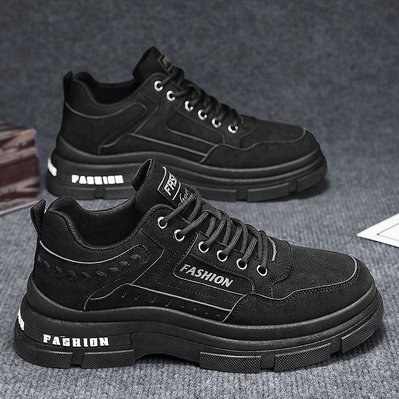 Pantofi cu platformă, vârf rotund, toc mic 1–3 cm, partea superioară din piele sintetică, talpă din cauciuc