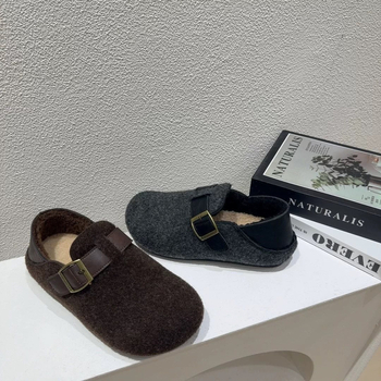 Moteriški žieminiai loaferiai su velūro viršumi, vidinė dirbtinio trumpo kailio apdaila, vidutinio kulno 3–5 cm, slip-on dizainas
