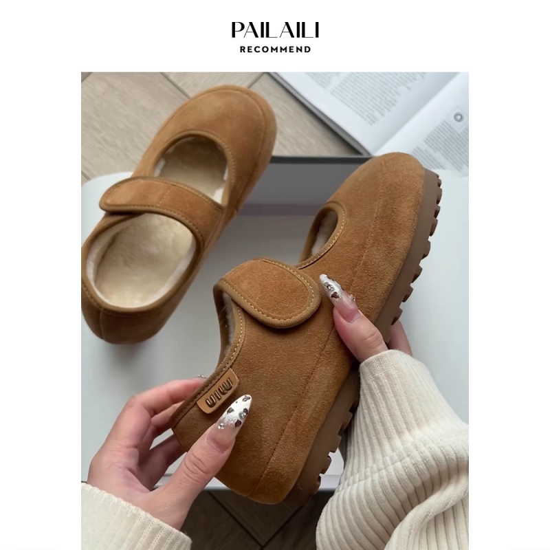 Moteriški Mary Jane bateliai su kailio viršumi ir Velcro užsegimas (Kulno aukštis: 3-5 cm; Viršutinė medžiaga: kailis; Vidpadis: dirbtinis kailis; Funkcija: išlaikyti šilumą)