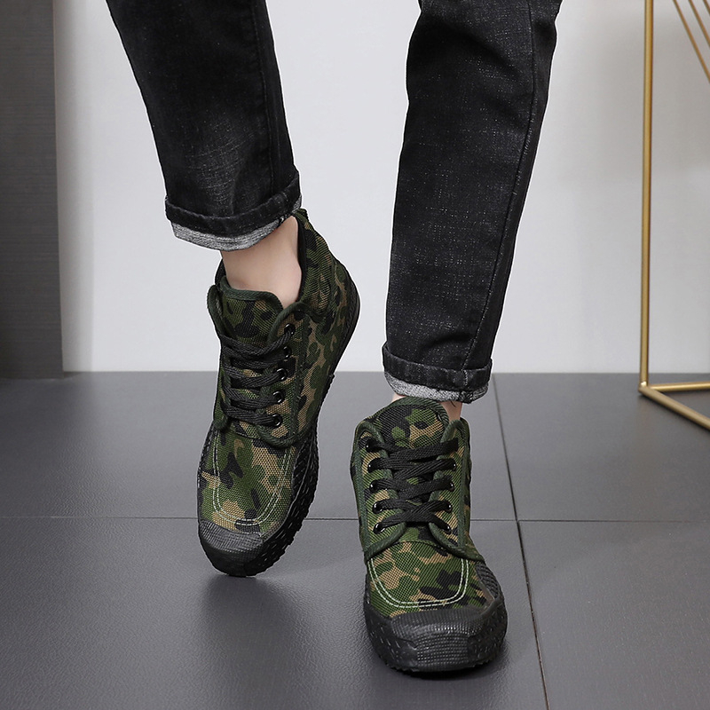 Lutai Pantofi de lucru, toc înalt, partea superioară din pânză, talpă din cauciuc vulcanizat, vârf din piele, model camuflaj