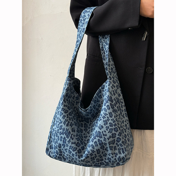 Leopardų spaudimo kanvasinė Tote rankinė su mobiliojo telefono kišene, vertikalios kvadratinės formos, poliesterio pamušalas