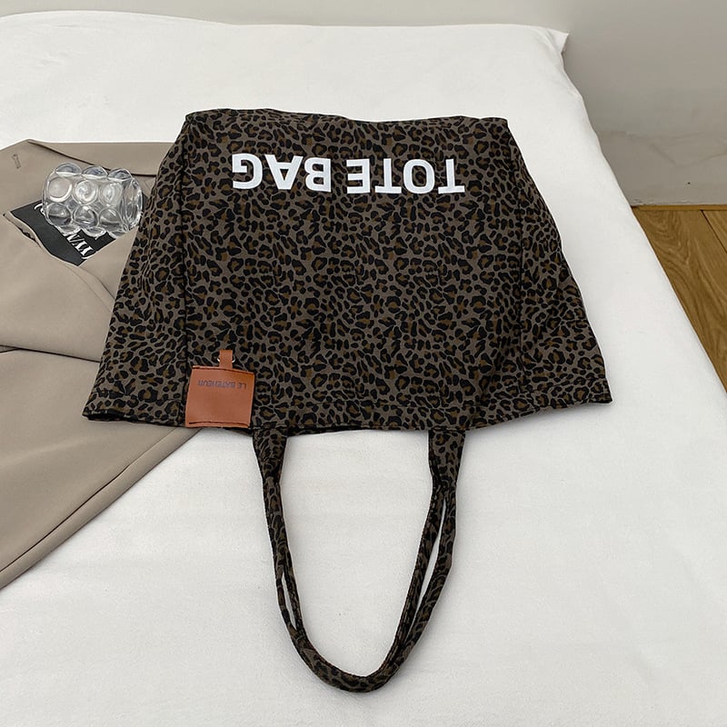 Tote krepšys - miesto paprastumas, kompozicinė medžiaga, horizontali kvadrato forma, magnetinis uzsegimas, poliesterio pamušalas