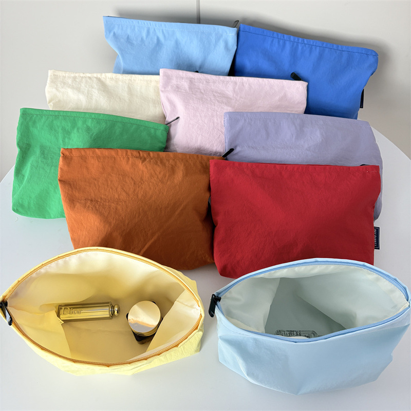 Geantă de cosmetică din nylon impermeabil, exterior simplu, închidere cu fermoar, capacitate mare, căptușeală din poliester, unisex