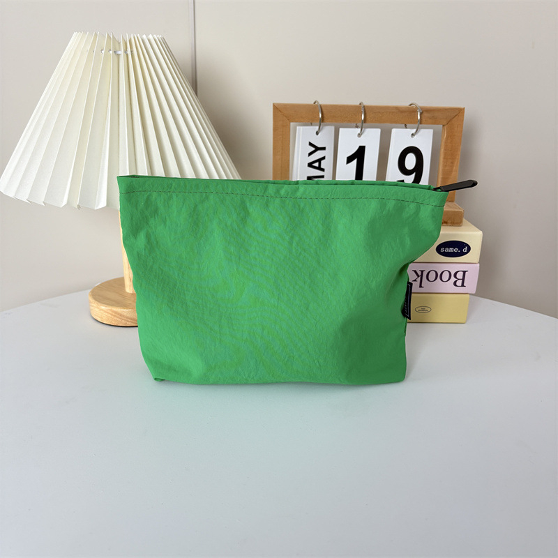 Geantă de cosmetică din nylon impermeabil, exterior simplu, închidere cu fermoar, capacitate mare, căptușeală din poliester, unisex