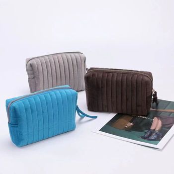 Kosmetinė dėžutė iš veliūro, dryžių raštas, poliesterio pamušalas, miesto minimalistinis stilius, unisex