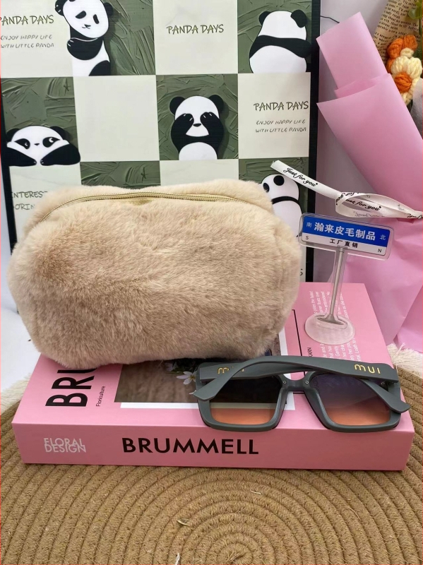 Pliušinis pieštukų ir kosmetikos krepšys su sintetinės odos įdėklu, namų saugojimui, žiemos 2024 kolekcija