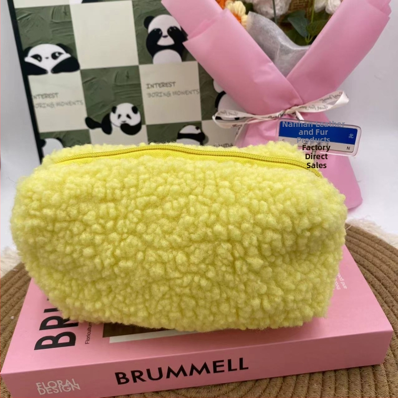 Pliušinis pieštukų ir kosmetikos krepšys su sintetinės odos įdėklu, namų saugojimui, žiemos 2024 kolekcija