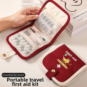 Meditsiinikomplekt, kuubikujulise kujuga, Oxfordi kangas, veekindel, reisidele ja meigitarvete korraldamiseks