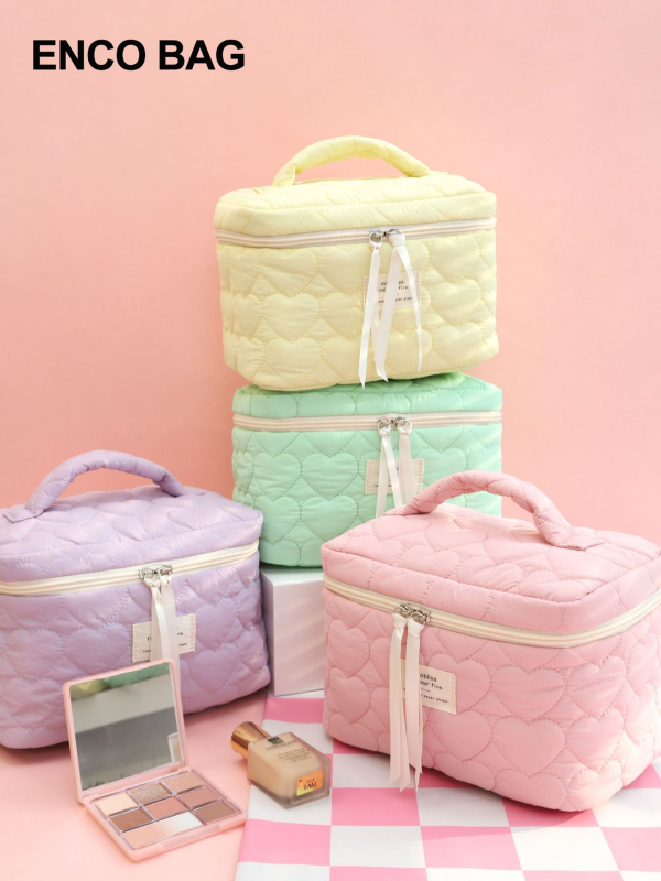 Kosmetinė rankinė su gėlėtu raštu, poliesteris, vidinė poliesterio apdaila, užtrauktukas, unisex saugojimas