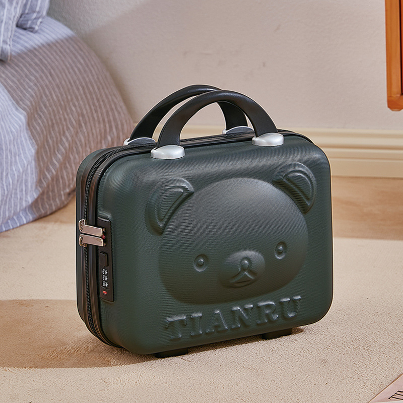 Utazási koffer és kozmetikai táska állatmintával; ABS anyag; cipzáras nyitás; kiterjeszthető rekesz; hagyományos jelszós zár; poliészter bélés