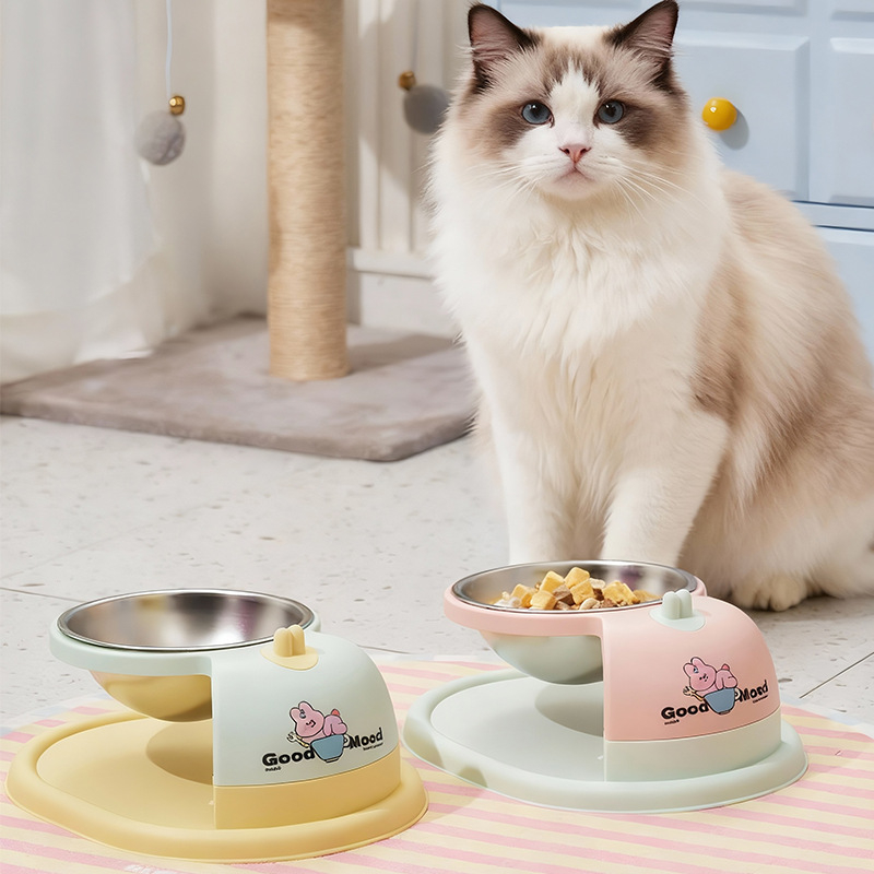 Rippuv kassikauss automaatse söötmise süsteemiga - plastmassist, Pug bränd, kassidele