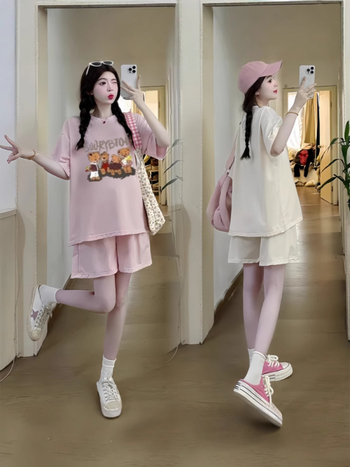 Nėščiųjų dviejų dalių vasaros komplektas: šortai ir topas, anime spaudas, 3/4 rankovės, poliesterio-elastano mišinio