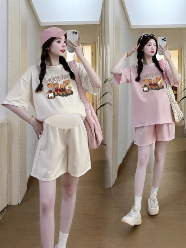 Nėščiųjų dviejų dalių vasaros komplektas: šortai ir topas, anime spaudas, 3/4 rankovės, poliesterio-elastano mišinio