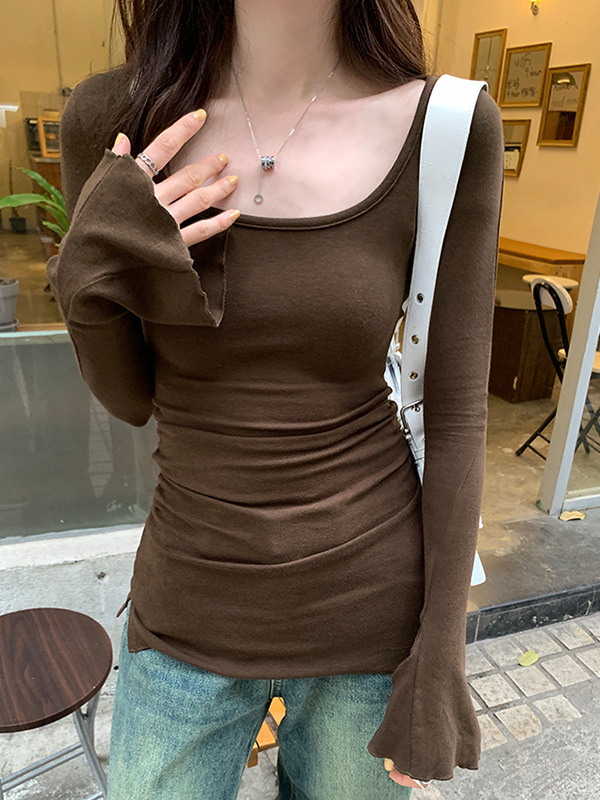 Rasedate top ruudukujulise kaelusega, pikad varrukad, trompetvarrukas, tavaline pikkus, kõrge elastus, 80-90% peamine kangas