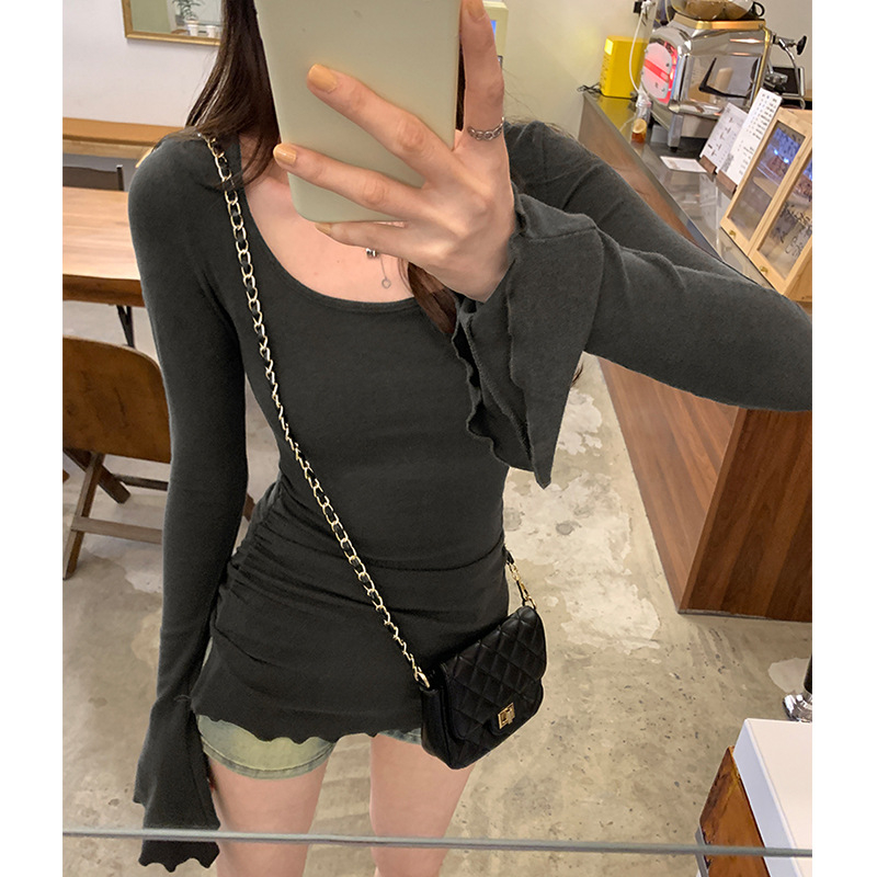 Rasedate top ruudukujulise kaelusega, pikad varrukad, trompetvarrukas, tavaline pikkus, kõrge elastus, 80-90% peamine kangas