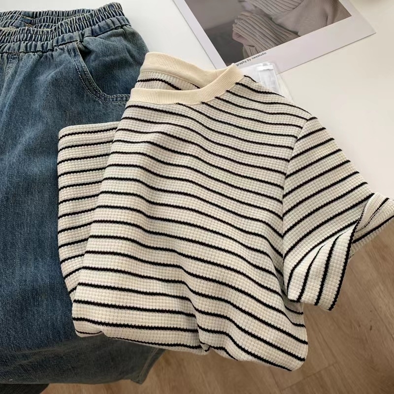 Pamučna majica s prugama, kratki rukavi, okrugli izrez, ravni kroj, gradski stil za proljeće i ljeto