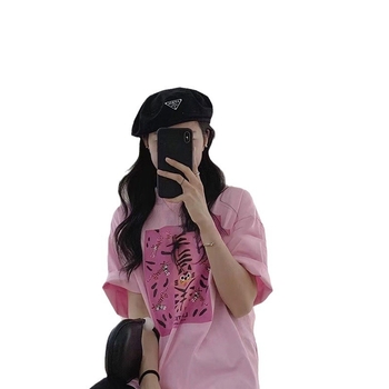 Ženski pamučni T‑shirt, slobodan kroj, srednja duljina (65–80 cm), kratki rukav, print Godina tigra