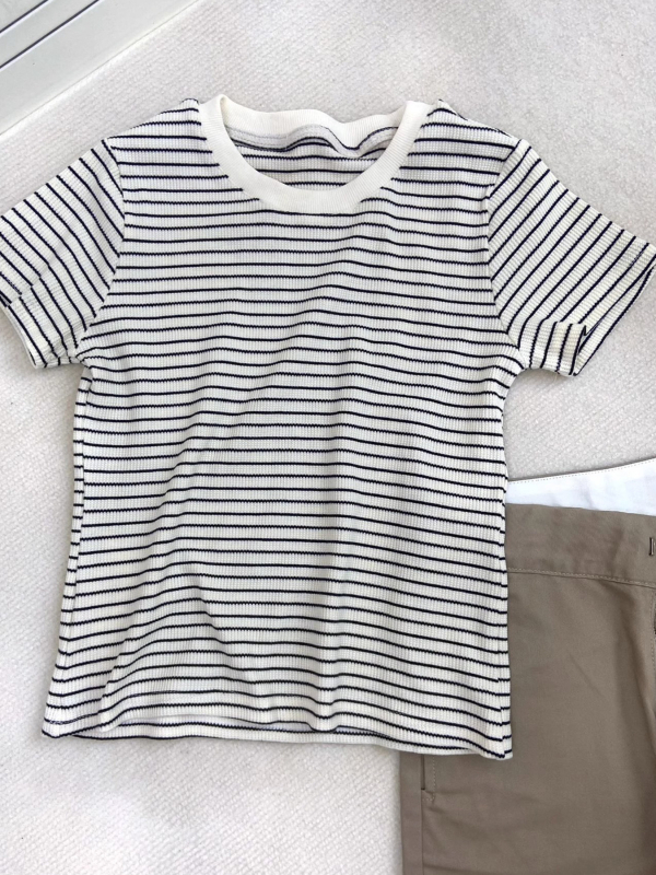 Ženski T-shirt od 95% pamuka s vafla uzorkom i prugama, kratki rukav, okrugli ovratnik, slim fit