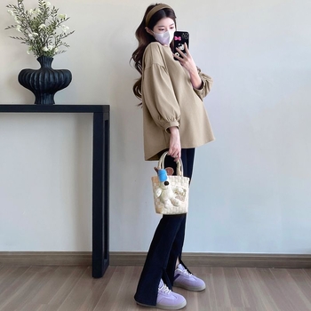 Rasedate pikkade varrukatega T-särk laia lõikega, ühevärviline, ümmarguse kaelusega, polüester-spandex segu (70–80% polüester, kuni 30% spandex), pikkus 50–65 cm, sügis 2025