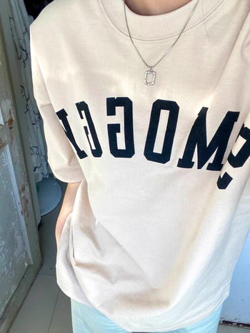 Puuvillane T-särk, vaba lõige, keskmise pikkusega, kirjatrükk, ringkaelusega