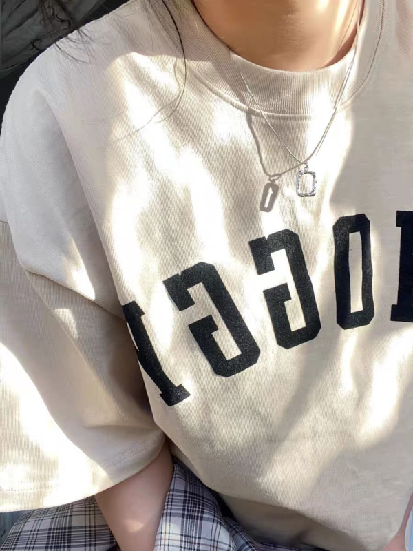 Puuvillane T-särk, vaba lõige, keskmise pikkusega, kirjatrükk, ringkaelusega