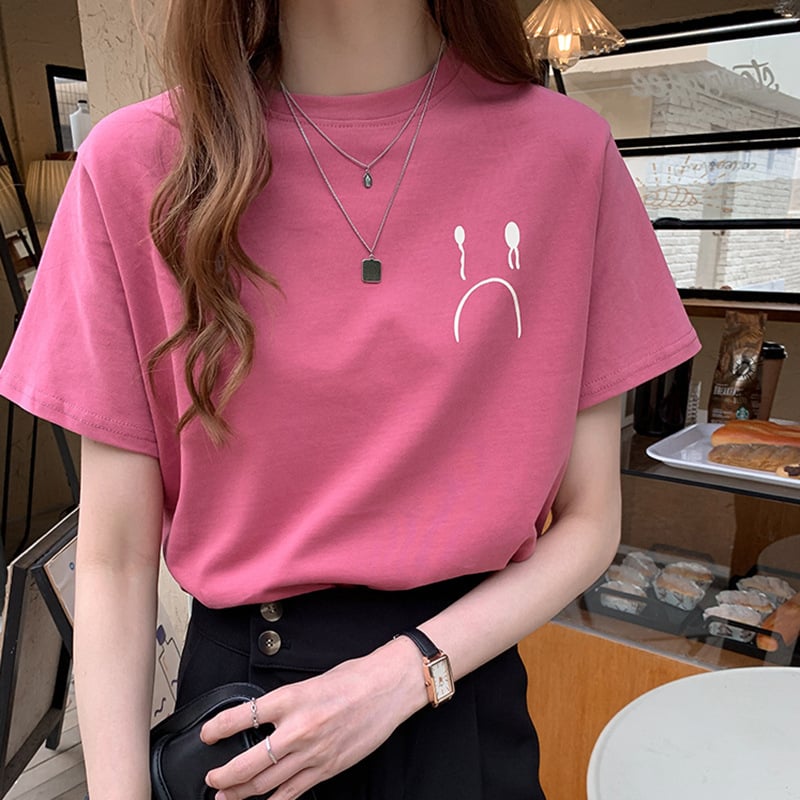 Ženski kratki T-shirt s printom, Milk Silk tkanina s poliestrom i elastanom, ležernog kroja, okrugli izrez.