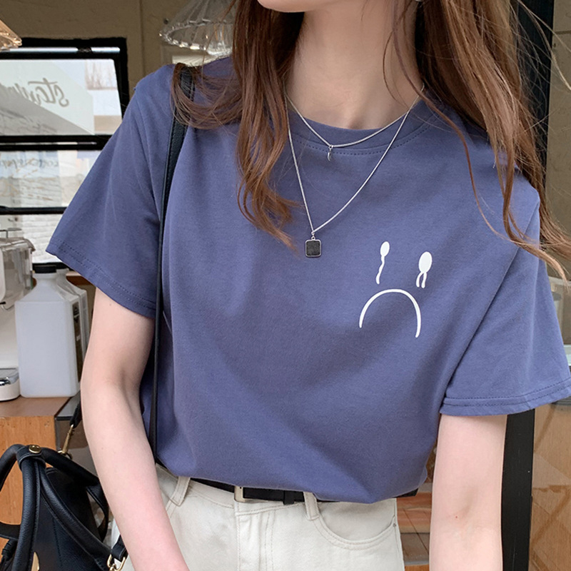 Ženski kratki T-shirt s printom, Milk Silk tkanina s poliestrom i elastanom, ležernog kroja, okrugli izrez.