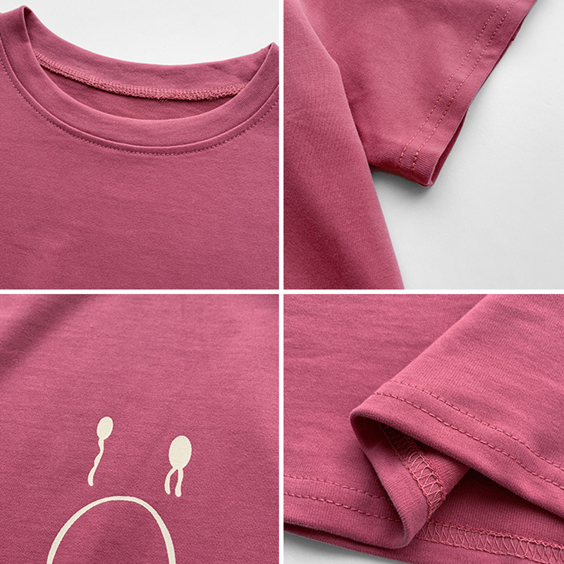 Ženski kratki T-shirt s printom, Milk Silk tkanina s poliestrom i elastanom, ležernog kroja, okrugli izrez.
