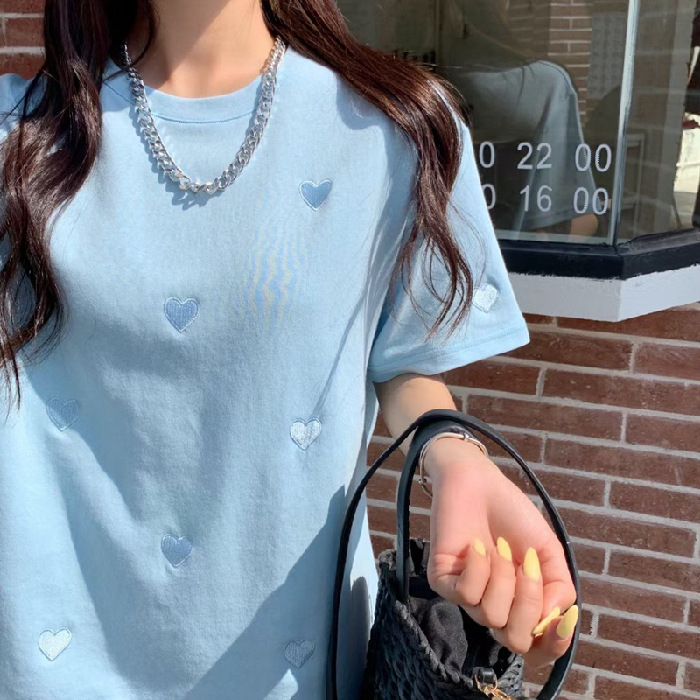 Ženski T-shirt s kratkim rukavima s srčanim vezom, opušten kroj, korejski stil, poliester