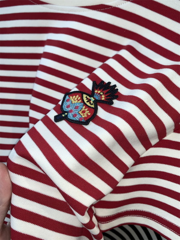 Vyšívané bavlnené tričko s pruhmi, krátke rukávy, kruhový výstrih