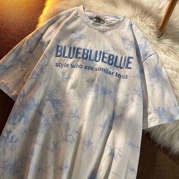 Tie-dye majica s izvezenim slovima, slobodan kroj, kratki rukavi, okrugli izrez