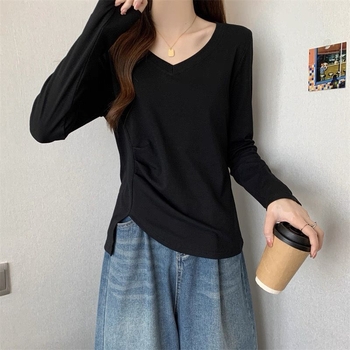 Naistele top 3/4 varrukatega, V-kaelusega, vaba lõikega, chenillekangas, 90-95% spandeks