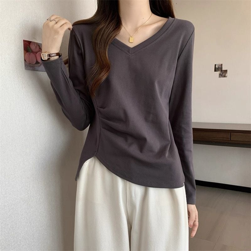 Naistele top 3/4 varrukatega, V-kaelusega, vaba lõikega, chenillekangas, 90-95% spandeks