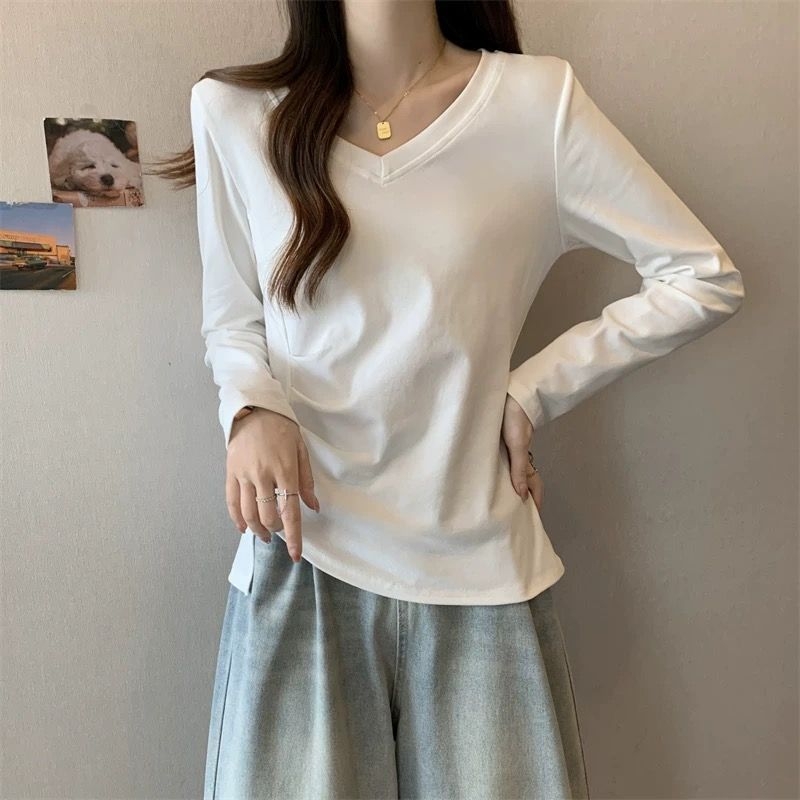 Naistele top 3/4 varrukatega, V-kaelusega, vaba lõikega, chenillekangas, 90-95% spandeks