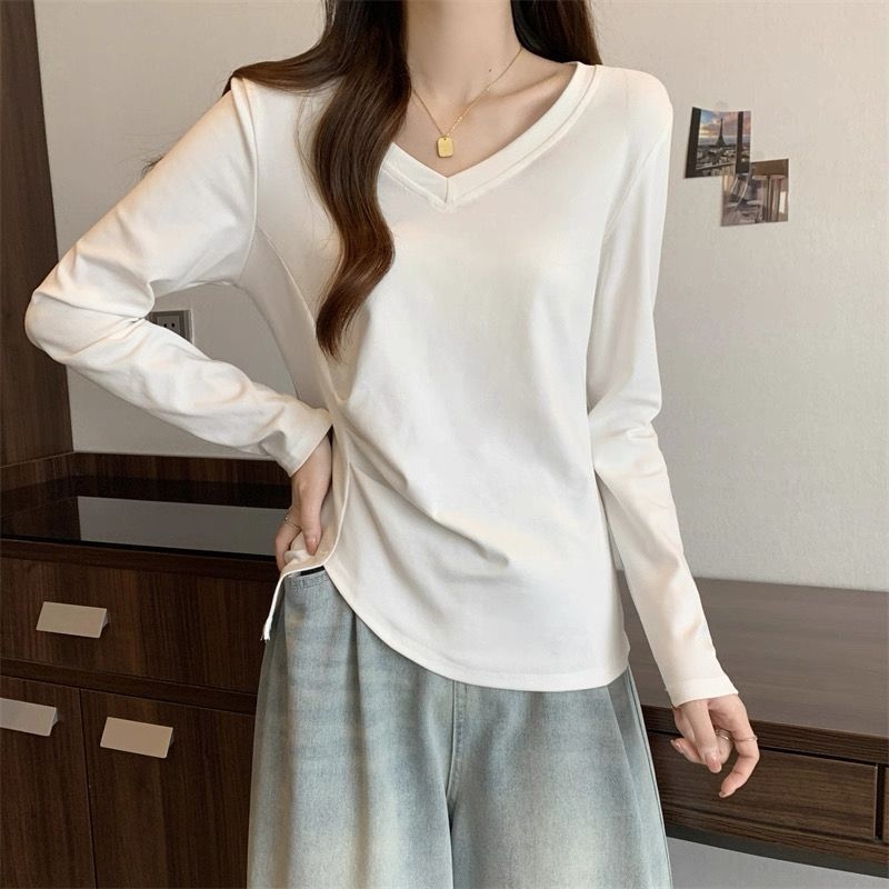 Naistele top 3/4 varrukatega, V-kaelusega, vaba lõikega, chenillekangas, 90-95% spandeks