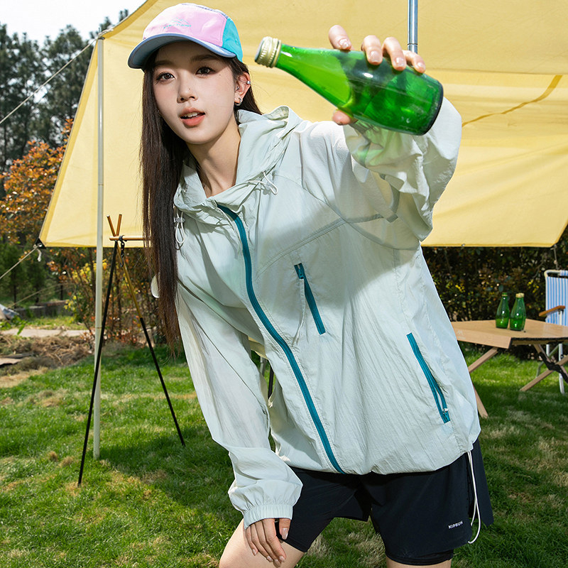 Kapucňový kabát UPF50+ – voľný strih, Milk Silk Nylon látka, zipsové vrecká, letný šport