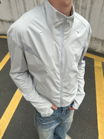 Pánska windbreaker bunda bez kapucne, voľný strih, predný zips, tkanina z 87% nylonu