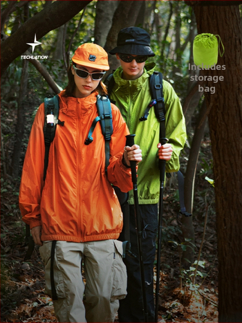Jakk Tefloni kolmekaitse tehnoloogiaga päikesekaitseks, 100% polüester, kapuutsiga, vaba lõige.