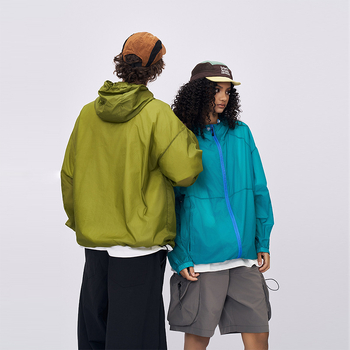 Αθλητικό μπουφάν με κουκούλα (UPF50+, ελαφρύ, φερμουάρ, πλαϊνές τσέπες, άνετη γραμμή)