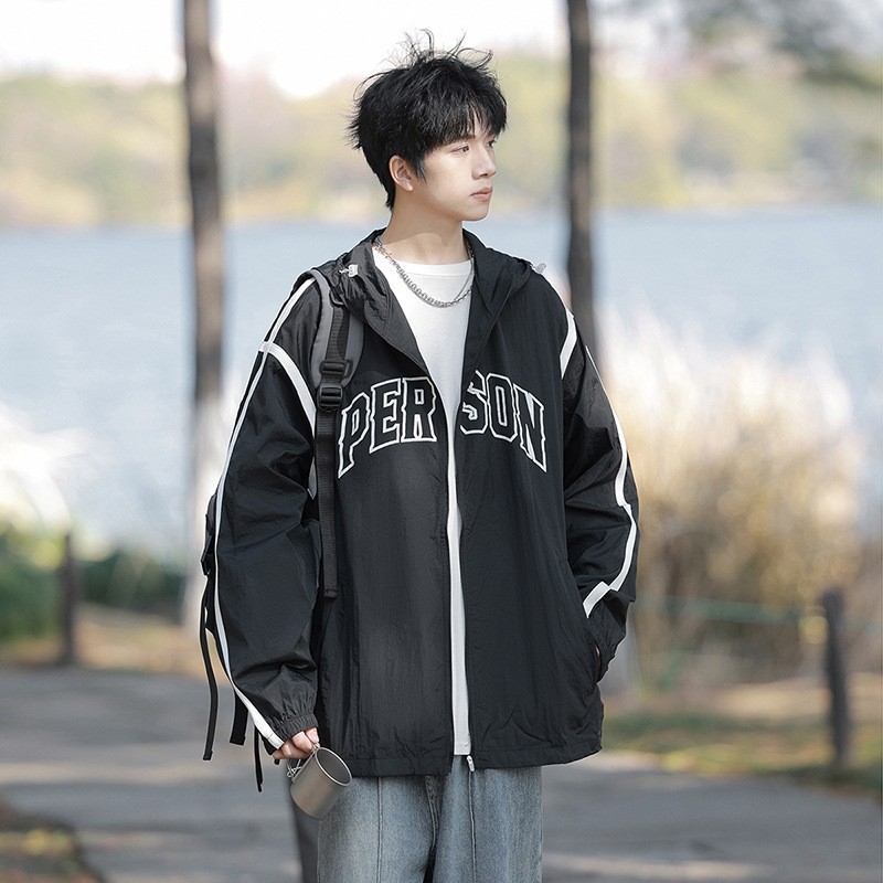 Kapuutsiga suvine jakk jaapani retrostiiliga, brändilogoga trükis, polüester