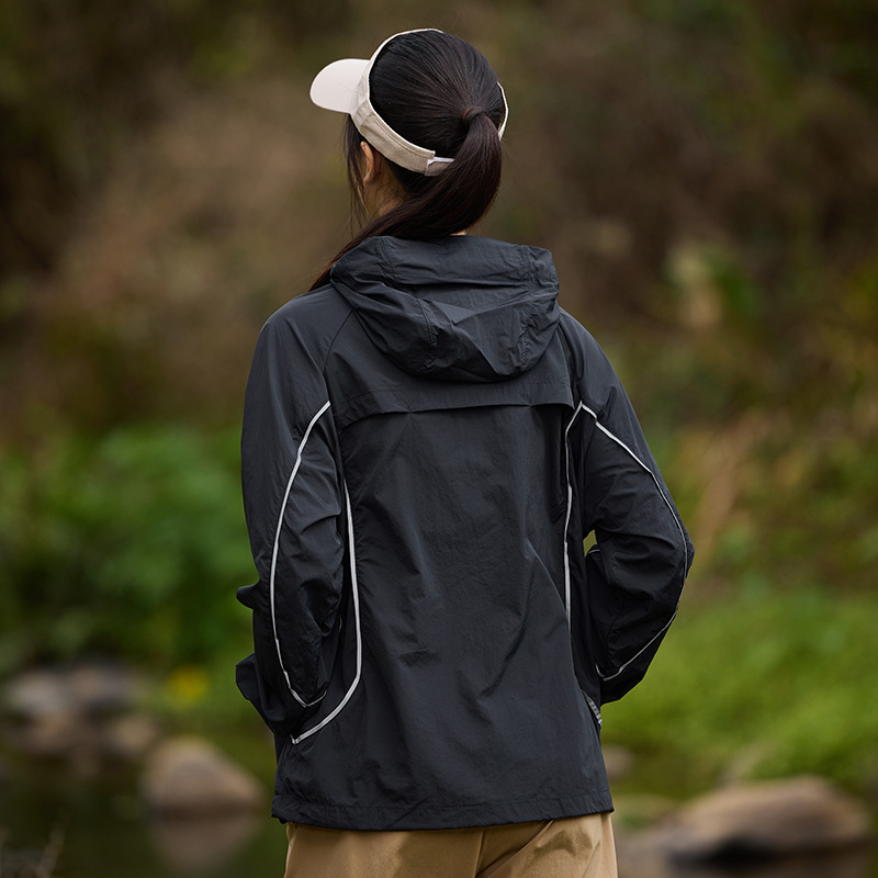 Παλτό με κουκούλα για UV προστασία, λεπτό νάιλον, διαπνοή, UPF50+, καλοκαίρι 2025, εφαρμοστό αθλητικό ύφος με τσέπες με φερμουάρ, για εφήβους