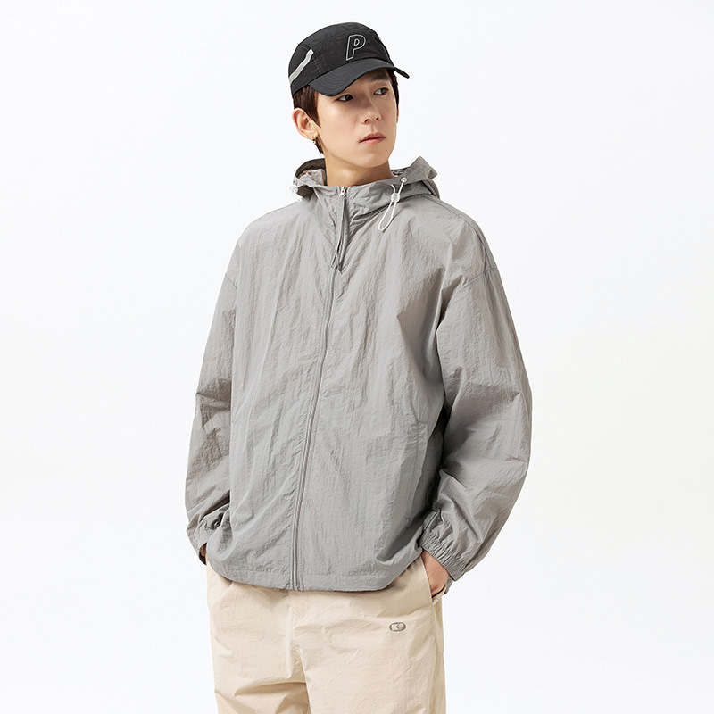 Яке с качулка за лято, леко нейлоново, UPF50+, свободен крой, странични джобове