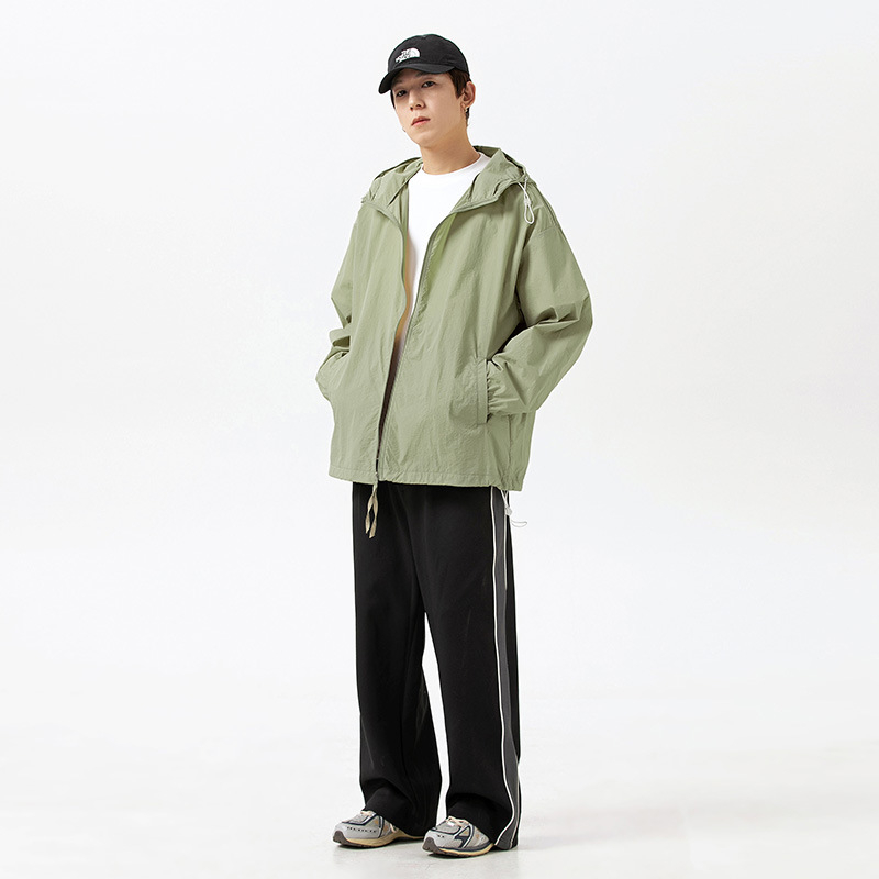 Яке с качулка за лято, леко нейлоново, UPF50+, свободен крой, странични джобове