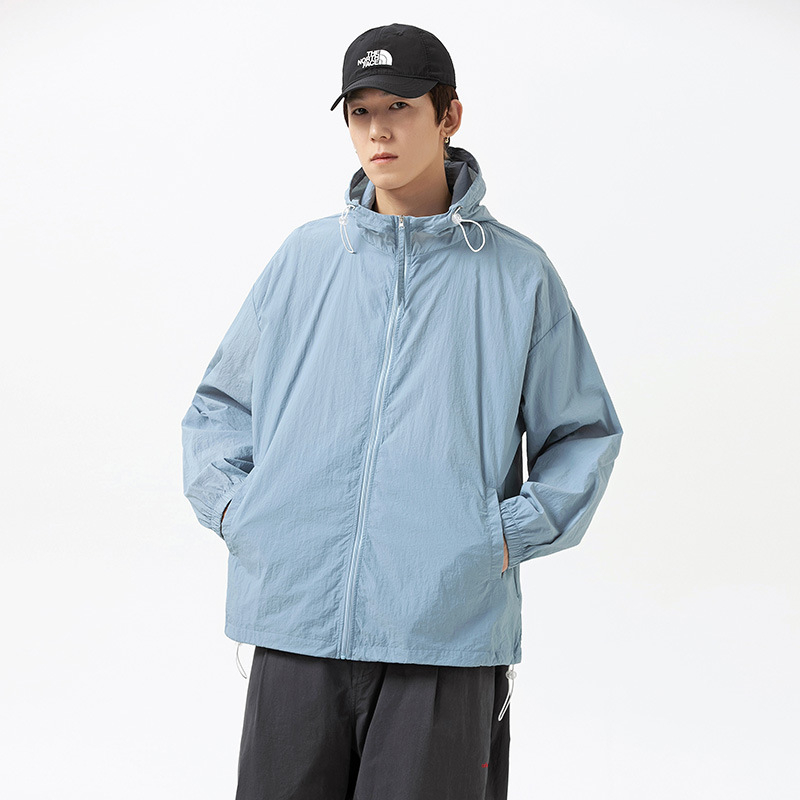 Яке с качулка за лято, леко нейлоново, UPF50+, свободен крой, странични джобове