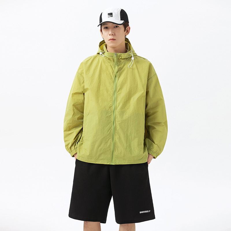 Яке с качулка за лято, леко нейлоново, UPF50+, свободен крой, странични джобове