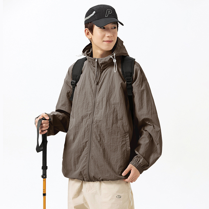 Яке с качулка за лято, леко нейлоново, UPF50+, свободен крой, странични джобове