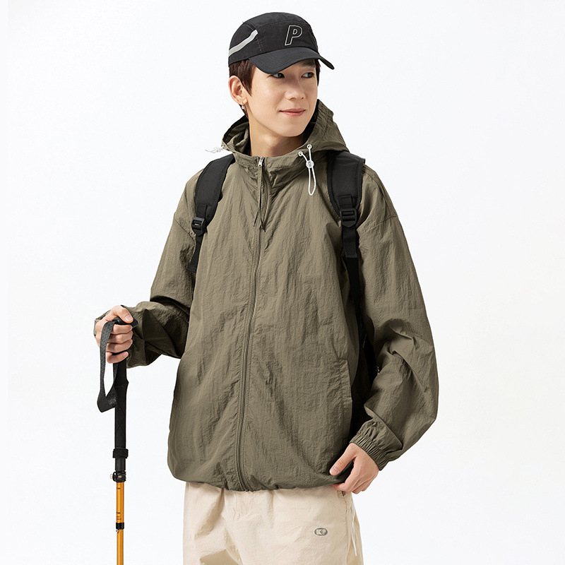 Яке с качулка за лято, леко нейлоново, UPF50+, свободен крой, странични джобове