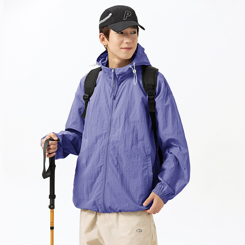 Яке с качулка за лято, леко нейлоново, UPF50+, свободен крой, странични джобове