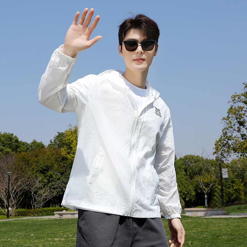 Vyrų kvėpuojanti UV apsaugos nuo saulės vėjo striukė, lengvas poliesterio audinys, su gobtuvu